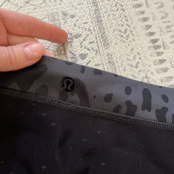 Lululemon Just Breathe‎ Pant Animal Swirl Deep Coal Light / Black leggings - Picture 12 of 13